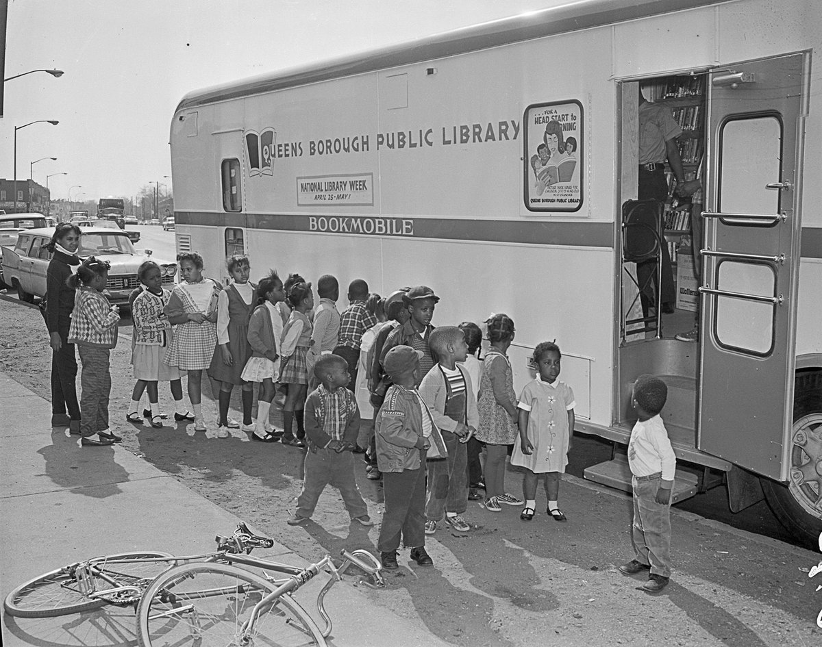 Throwback to the @QPLNYC book bus hitting the streets of Queens in 1965! The QPL Book Bus is still going strong today, celebrating #NationalLibraryOutreachDay today & #NationalLibraryWeek around Queens this week. Find out more here: buff.ly/4cKUhb7