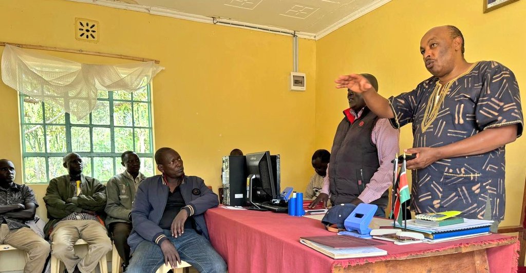 CA_Kenya's tweet image. The CA team wound up the day with a meeting with residents of Kachawa &amp;amp; Kaptolomwo Sub-locations in West Pokot County. It was encouraging seeing the positive impact of mobile network connectivity there &amp;amp;  appreciating gaps that require interventions thro'  #UniversalServiceFund.