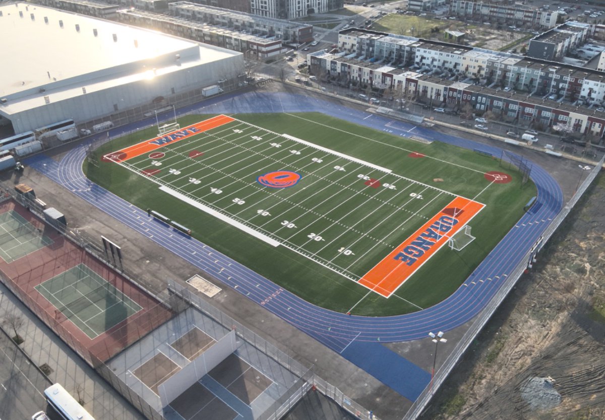 NYCSchools's tweet photo. Check out the newly reconstructed field at Thomas Jefferson HS (thanks to @NYPDnews for the drone view)! 🤩

We kept our promise of revitalizing this community space.

Phase two of this massive project will bring an additional new turf field that will include new bleachers. https://t.co/jkt1UqvleI
