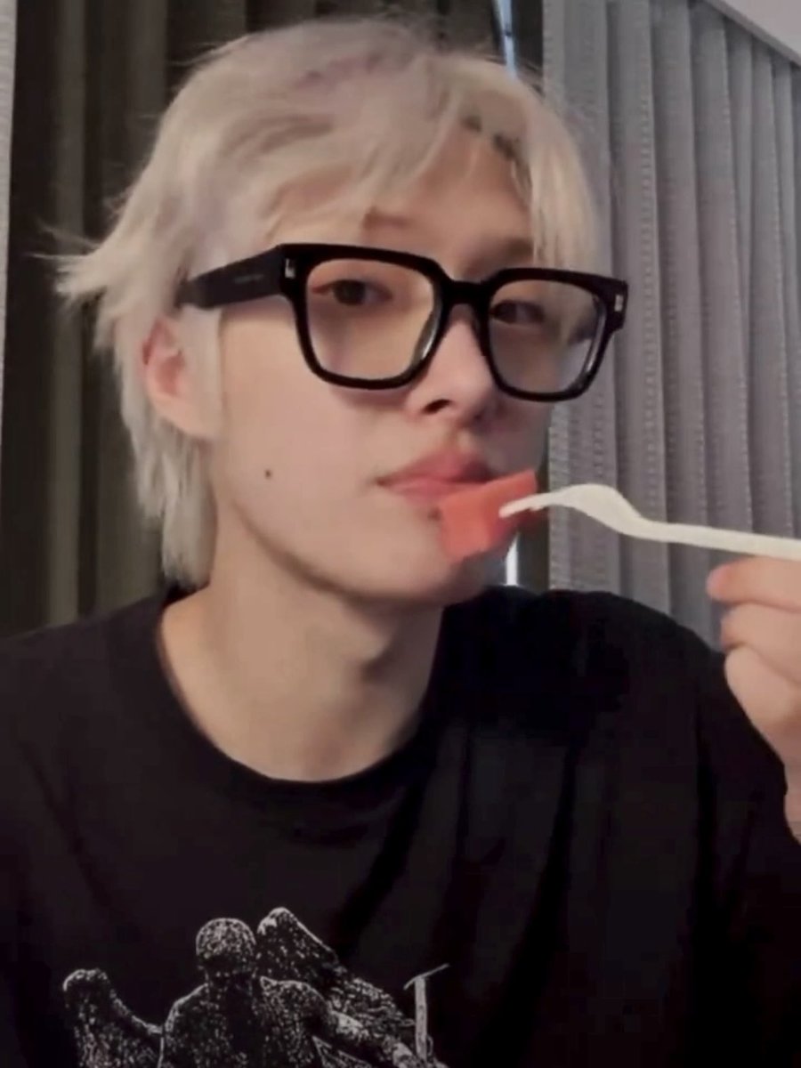 mingifeeds's tweet photo. 🍉 https://t.co/ZsotfLDz8p
