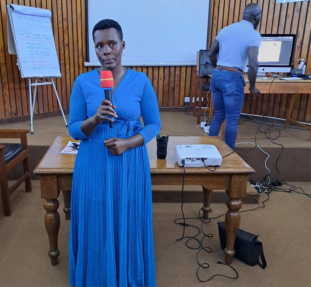 This is Bernadette. She's a graphic designer. She got trained today by @IamEddieOkila about the commercialization of multimedia and ICT encompassing fields of smartphone use, social media management and content creation. 
@UCC_ED, @UCC_Official #UCUSAF2024