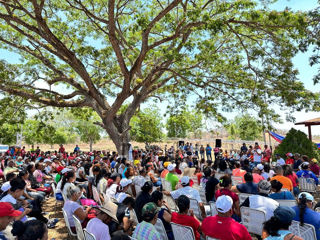 ¡Democracia participativa y protagónica! Así estamos en Miranda, y estoy seguro de que en todos los rincones de Venezuela, movilizados y preparándonos para la Consulta Popular Nacional. El domingo 21 de abril, todas y todos los vecinos elegiremos los proyectos priorizados en…