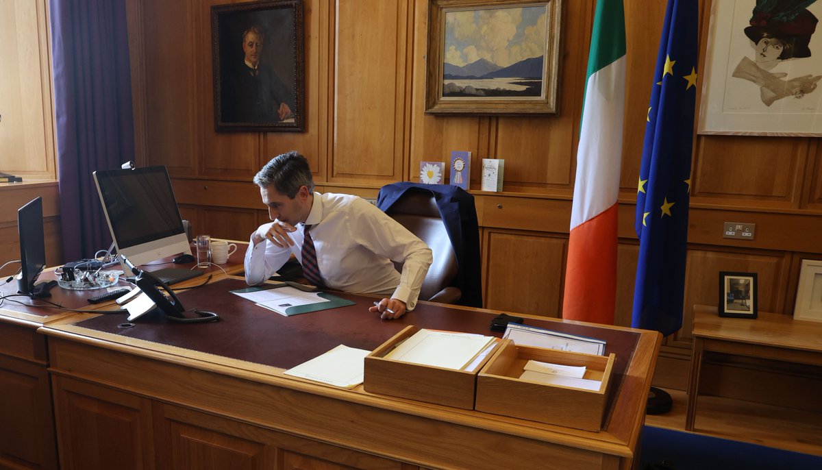 “I emphasised to President Zelenskyy that Ireland will continue to assist his country in any way we can and for as long as it takes.' The Taoiseach spoke this afternoon by phone to President @ZelenskyyUa of Ukraine. Full statement: gov.ie/en/press-relea…