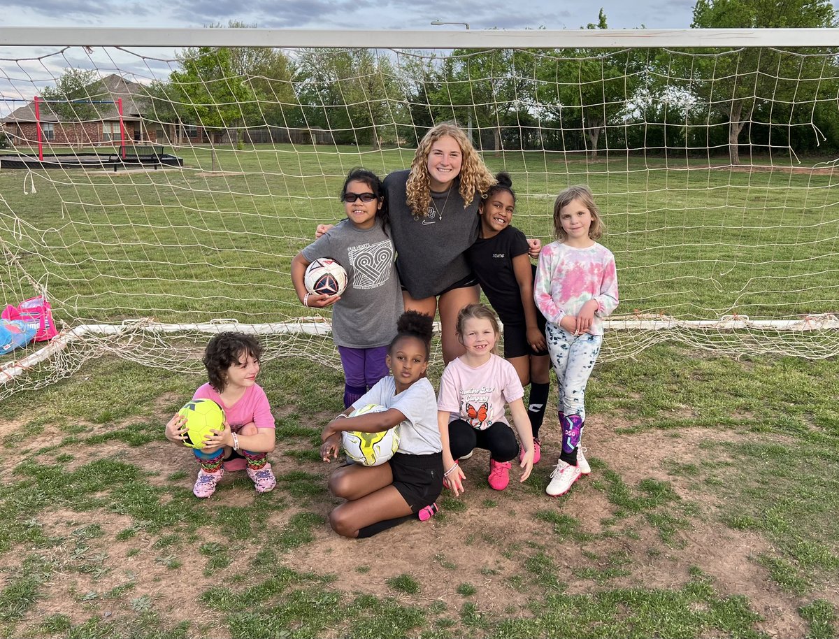 So much fun getting to share my love of ⚽️ with these girls!! ❤️#CheetahGirls #growthegame @OU_WSoccer