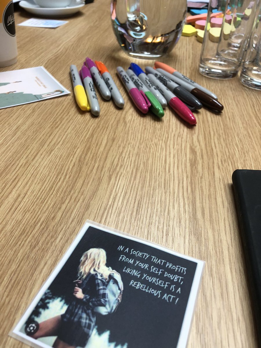 El Warren tweet media