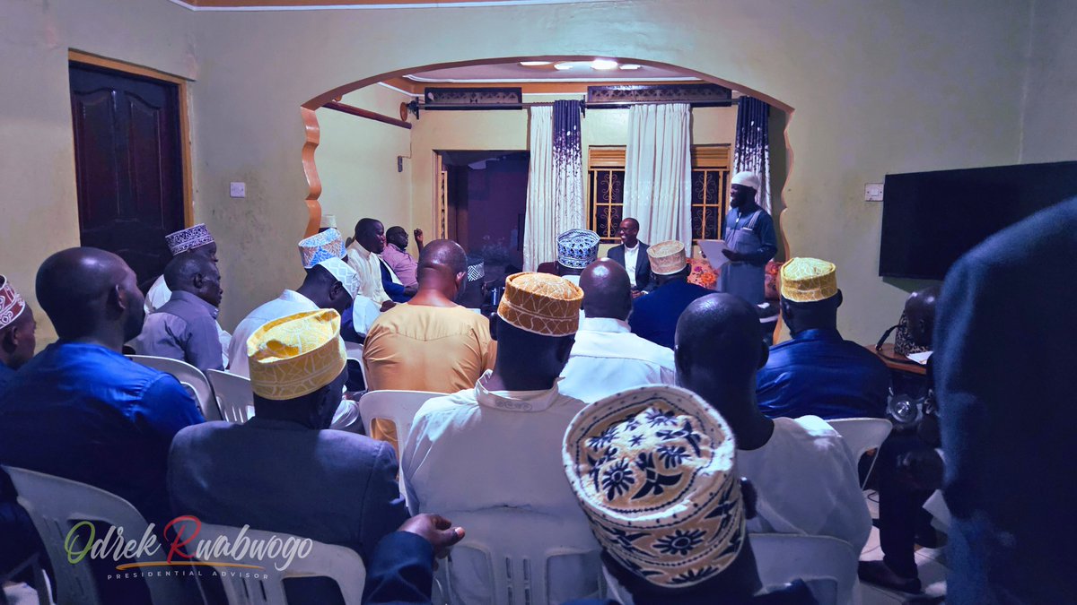 We broke the fast and celebrated Eid with our brothers from the Muslim community and the leadership of Kawempe. We spoke about building export consortiums for key products that raise incomes for our homes. I was so happy to see the value-added coffee and healthy seed powder