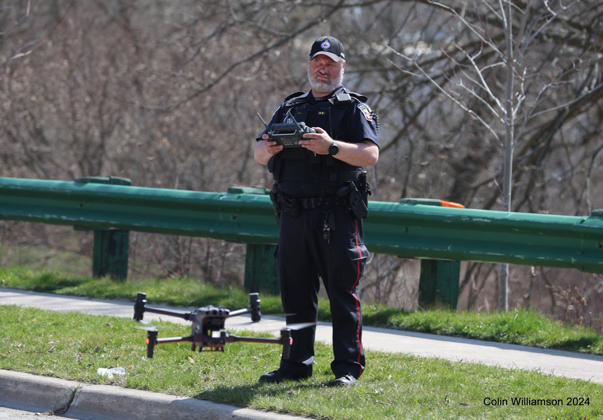 Yesterday @drps used a drone at a firearm investigation in Oshawa. Police departments have started using drones to protect and serve the community. The investigation ended peacefully thanks to officers and maybe even the drone.