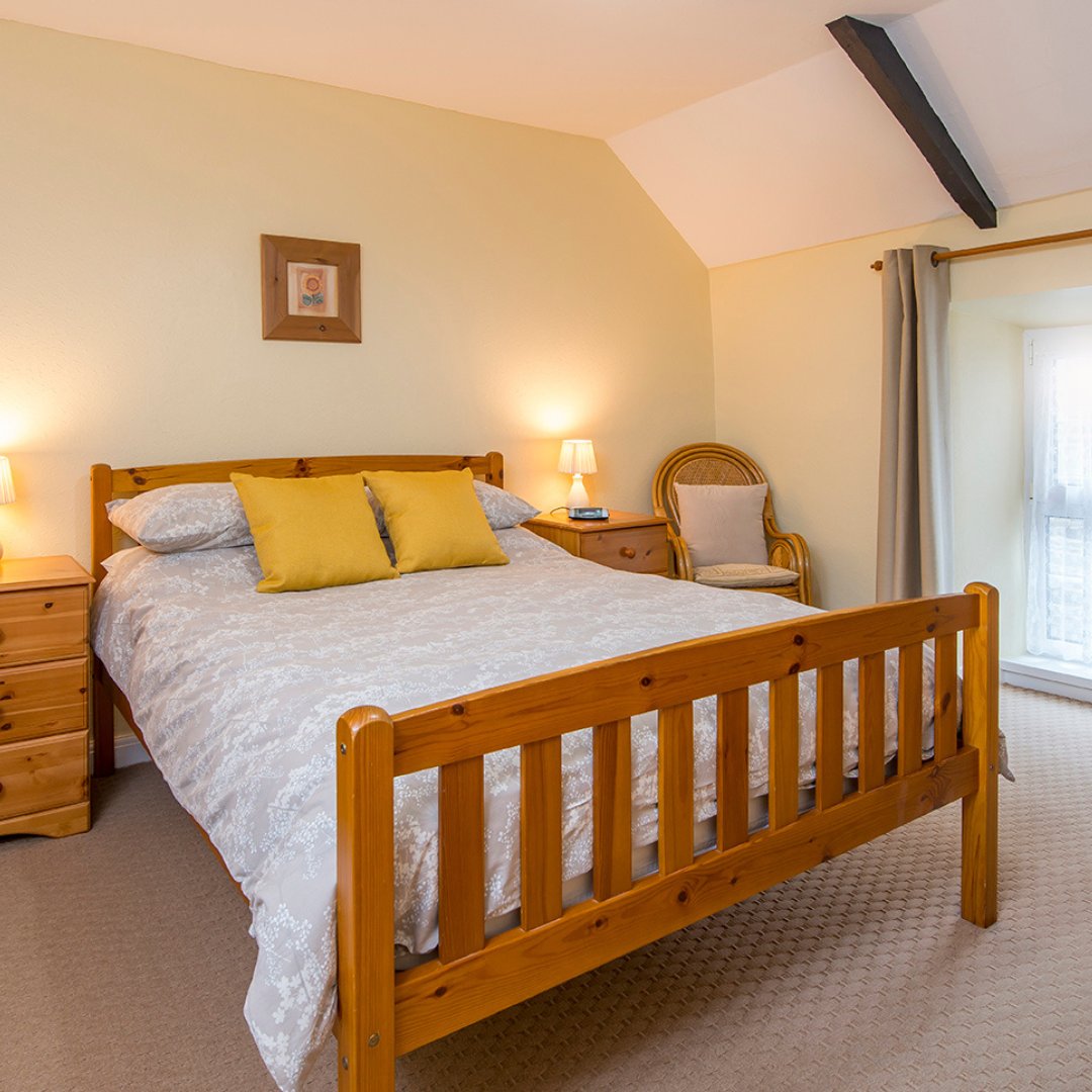 15%+ off all dates outside school holidays

Bwthyn Llechen, Fishguard | 13/04-11/05 | NOW £352pw

🛏️ Sleeps 6
⛵️ Walk to harbour & #CoastPath
🏖️ Beach nearby
🍽️🛍️ Walk to amenities
🎵 Ideal for events like Aberjazz
👉️ l8r.it/EkAT

#visitpembrokeshire #coastalcottage