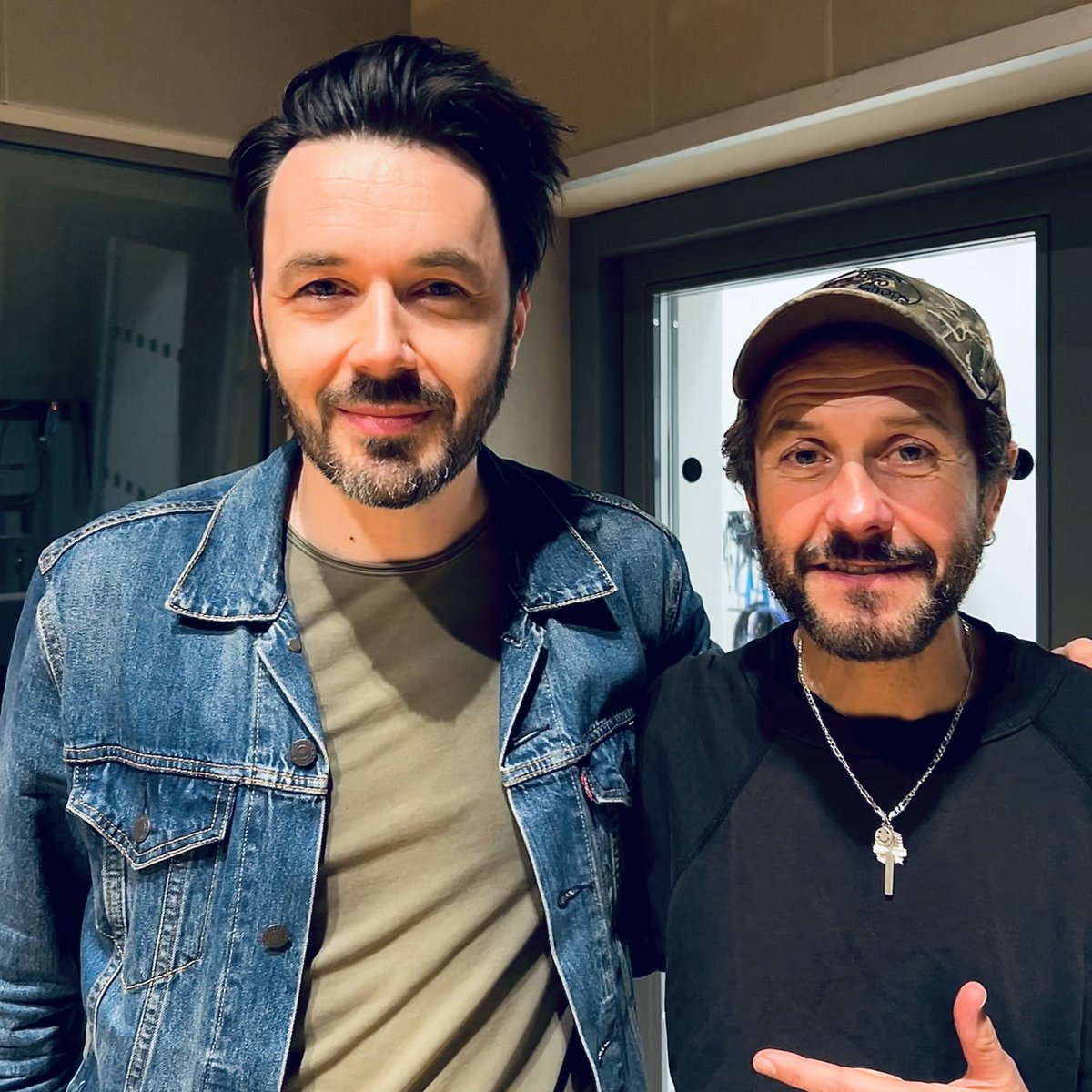 Tonight on the #bbcquaysessions we are joined by @FeederHQ for a very special acoustic set. I chat to Grant Nicholas about the band’s 30 year career, the new album Black/Red and loads more. 8pm @bbcradioscot and @bbcsounds