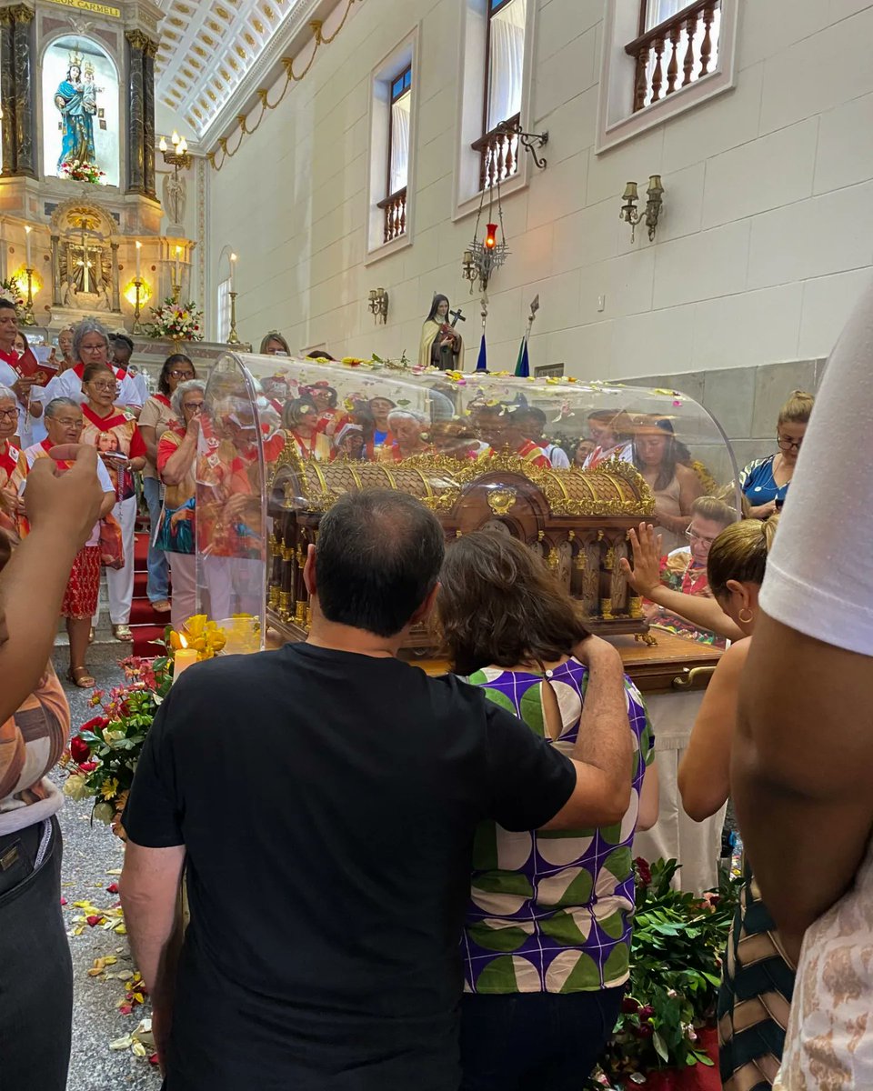 "A vida é um sonho, em breve nós acordaremos"
       — Santa Teresa de Lisieux