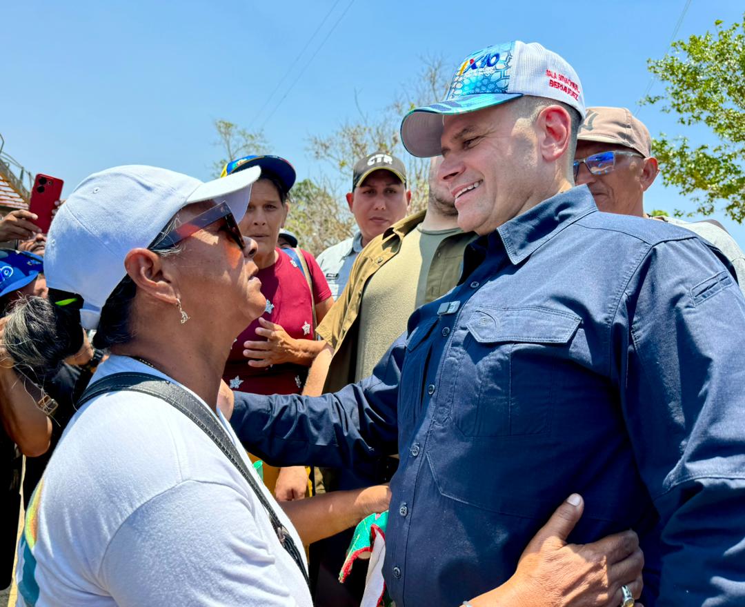 🇻🇪 || Desde la Península de Araya, en el edo. Sucre, este miércoles #10ABR, el Vpdte. Sectorial y padrino de la entidad AJ. @CeballosIchaso1, junto al Gob. @GPintoVzla, lidera una gran jornada de atención social, como parte del fortalecimiento del 1x10 del Buen Gobierno.