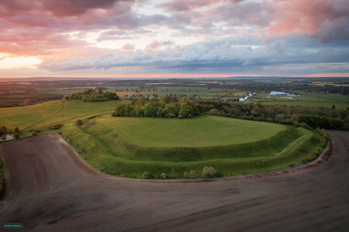 Castle Hill, the iron age fort at WittenhamClumps, later surrounded by a Roman settlement. #HillfortsWednesday hedleythorne.com @earth_trust