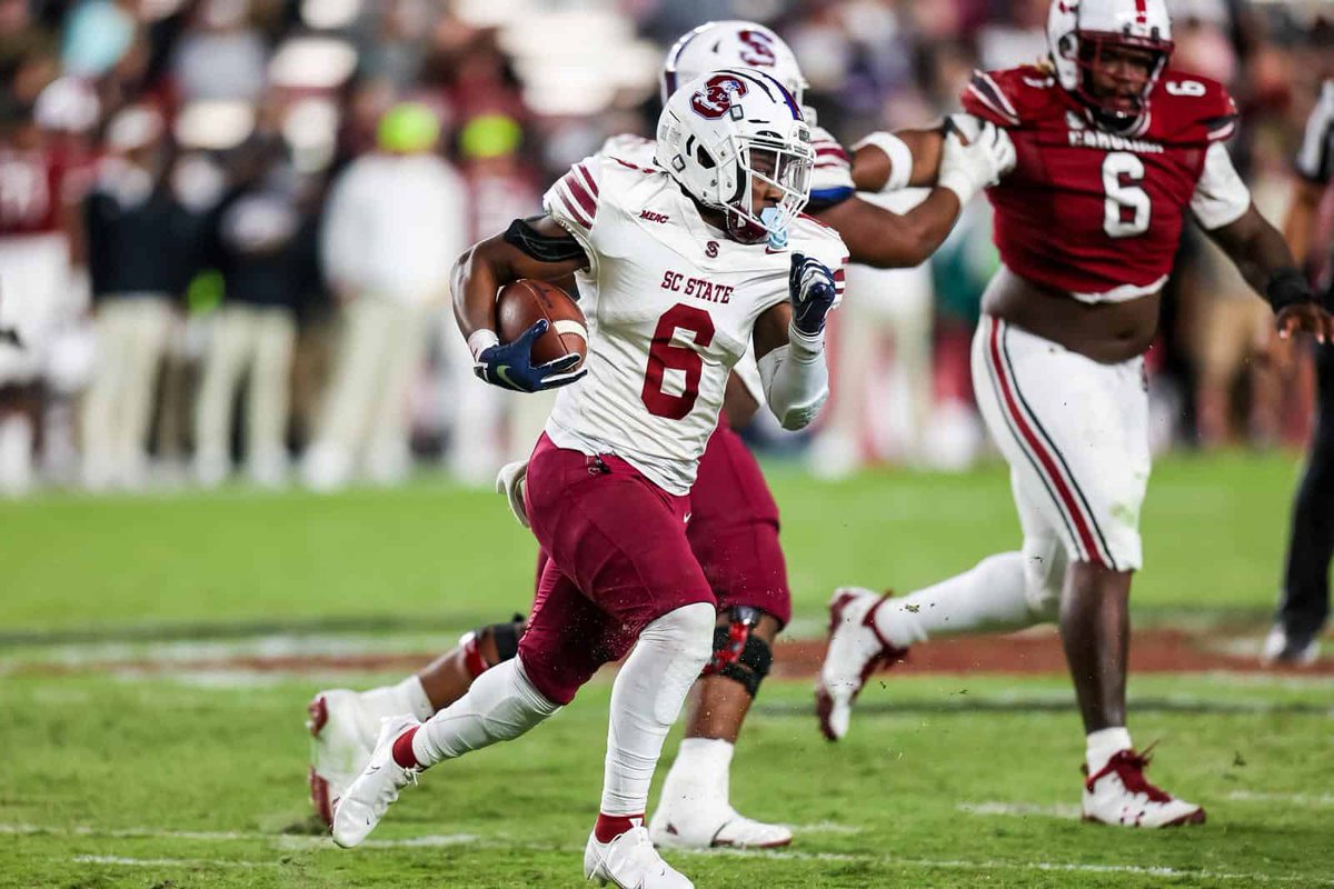 #AGTG After a great conversation with @CoachAlston5 blessed to recieve a PWO offer from @SCState_Fb @FDpatriots @RivalsWardlaw @jfordham21 @JeffM843