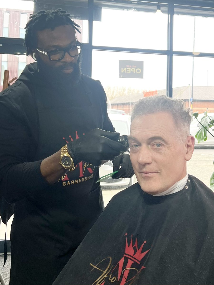 How awesome 👏❤️👏 Nigerian Martin served 15 years in the British Army and has now set up a Mboro barbershop that offers mental health support - free of charge 👏 Sergeant Martin served across the world and won a Queen's Commendation for work in Iraq👏 #bloodyimmigrants