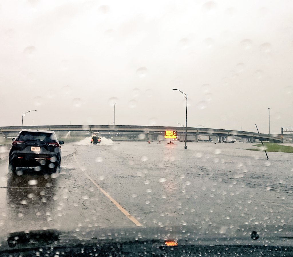 rcdnknd's tweet photo. Major flooding in Metairie on Clearview from Elmwood all the way to I-10, both north and southbound. Avoid if possible! https://t.co/TZgg6M5HVe