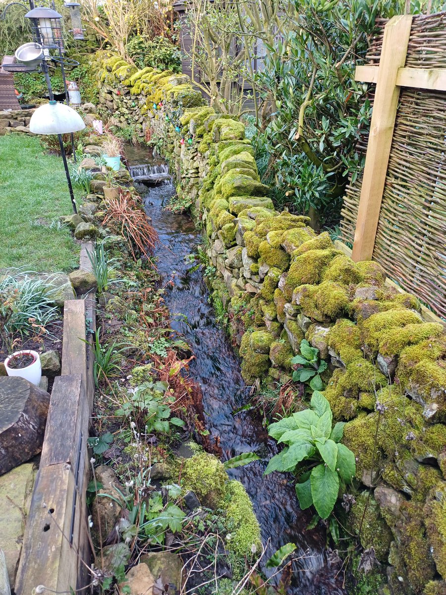 oxstonecraft's tweet photo. Great walling by Mike and Howard in Crich! What a difference! Delighted customer! Happy Wallers! https://t.co/qDufxOgf86