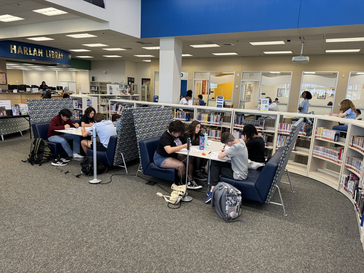 BannertAPHG's tweet photo. Fabulous Harlan APHG students taking a Mock AP exam on early release day.  Amazing dedication!!! 100 students participated today!! https://t.co/QjDcntPL03