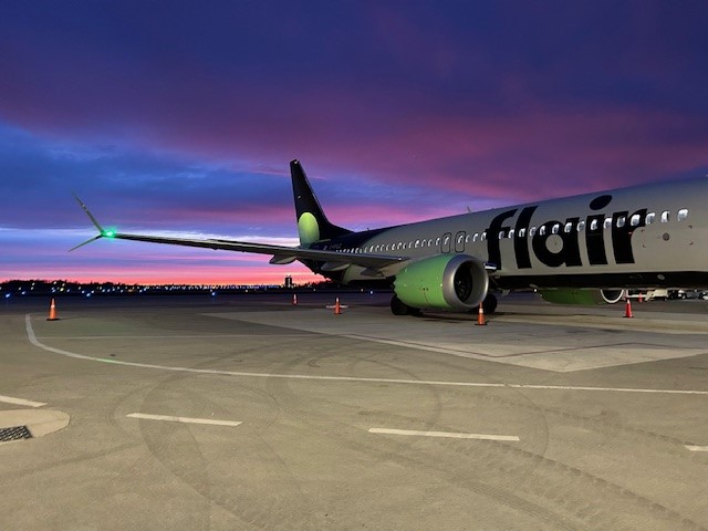Morning flights are worth it when you have views like this! On Monday, our #YKF passengers heading to Halifax (@HfxStanfield), with @flairairlines, were greeted by a stunning sunrise ☀️ #FlyYKF #FlyFromHome
