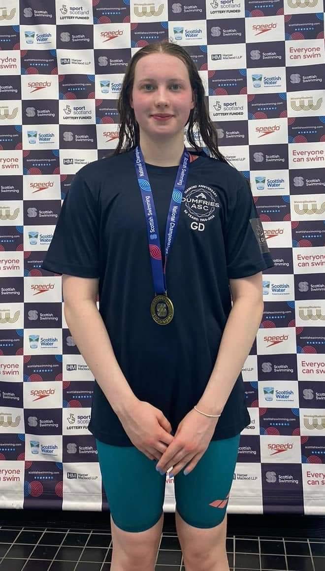 GOLD MEDAL 🥇 
Massive congratulations to our girls club captain Georgia Dickie who has picked up the first medal at #snags2024 in the 17-18 year olds 1500m freestyle. We are all super proud of your fantastic achievement 💙⭐️💙💪#teamdasc