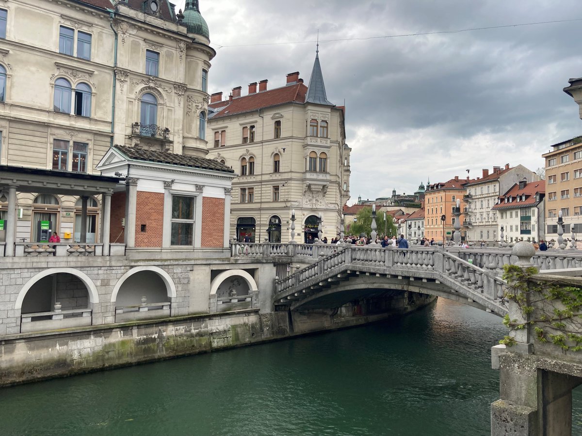 ColegauCymru's tweet photo. The group then walked through the beautiful city centre to the Faculty of Sport at Ljubljana University.

#activewellbeing #furthereducation @TaithWales @RobBaynhamSport @SianHolleran https://t.co/mvrsWCbLap