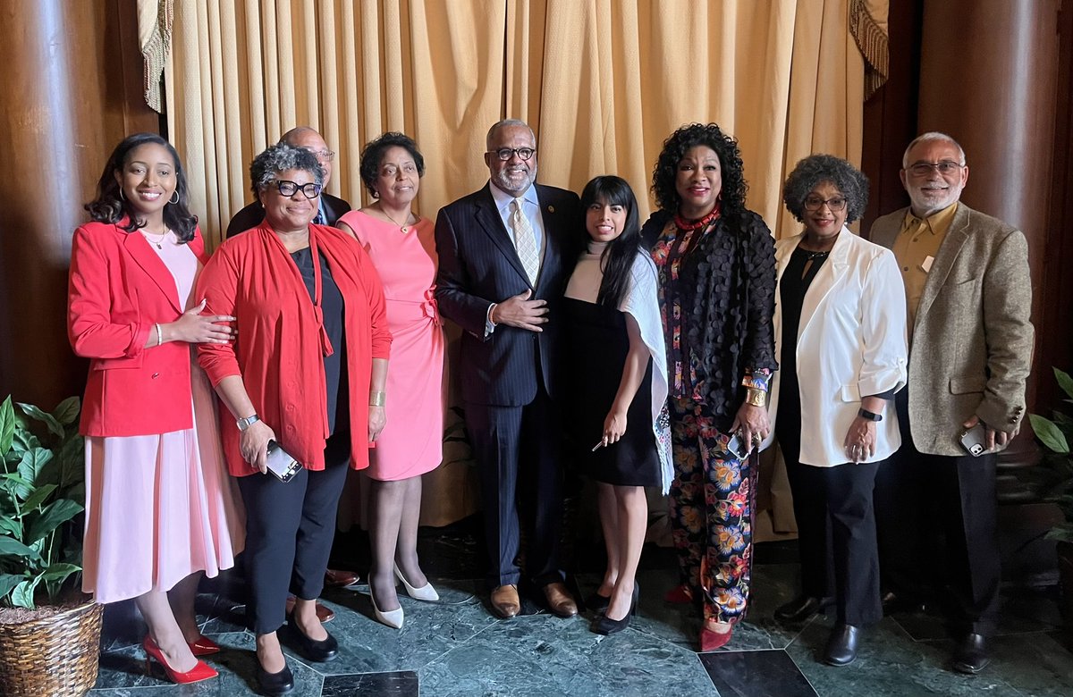 It was wonderful to join @EPAMichaelRegan, @DSCEJ, @risestjames, @CCOStJohn, @Earthjustice, and @tejasbarrios for the official @EPA signing ceremony to reduce toxic air pollution from chemical plants. This is monumental.