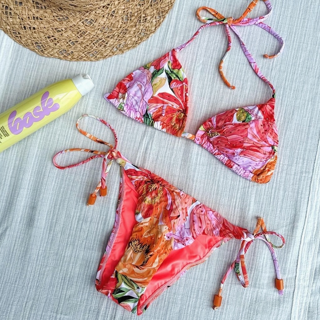 The bikini that has SPRING written ALL over it 🌸 
.
.

#springsummer #bikiniseason instagr.am/p/C5l1zToLm4d/