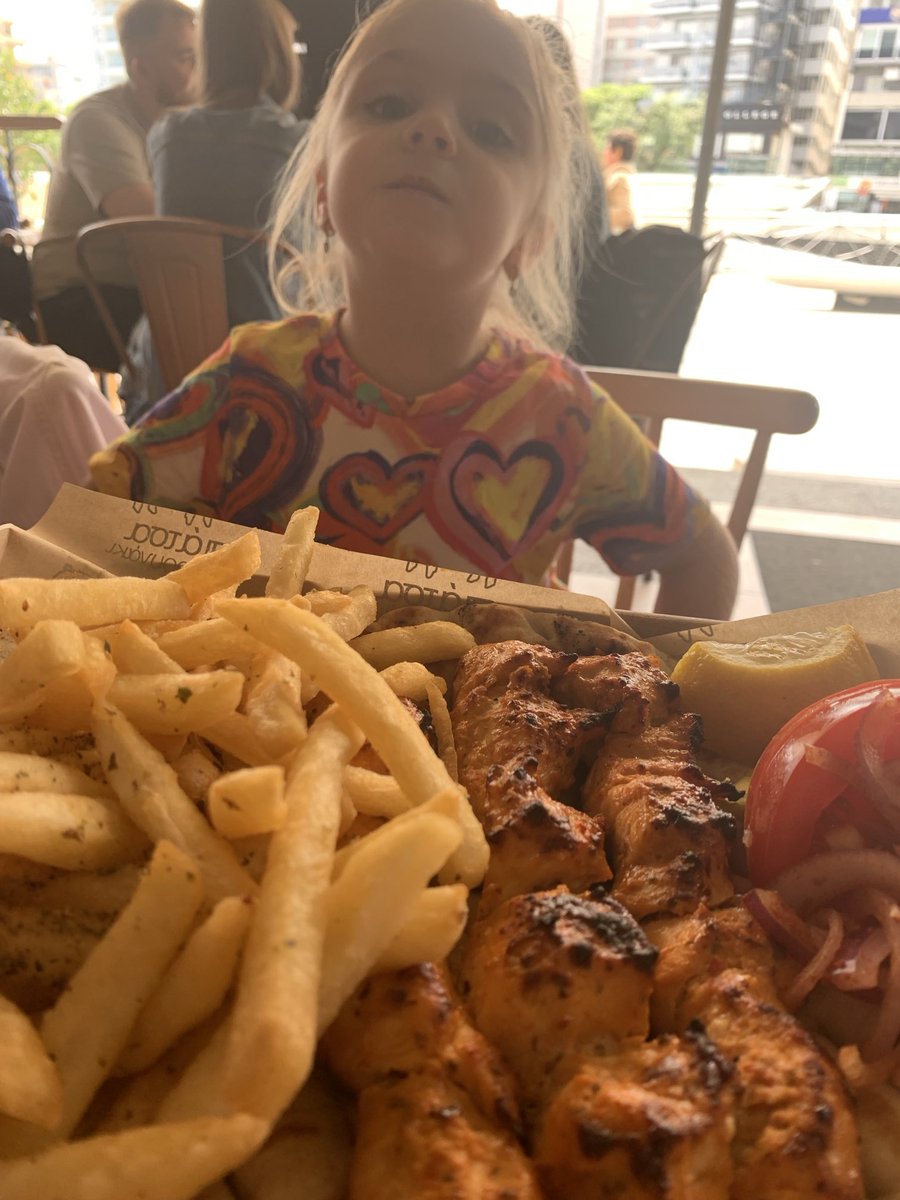 3skewers of Chicken souvlaki chips & salad for my grand daughter she is 5 told her if she finished it I’ll get her ice cream 😳😀😂 at #PiatsaGourounaki #EleftheriaSquare #Lefkosia #Nicosia