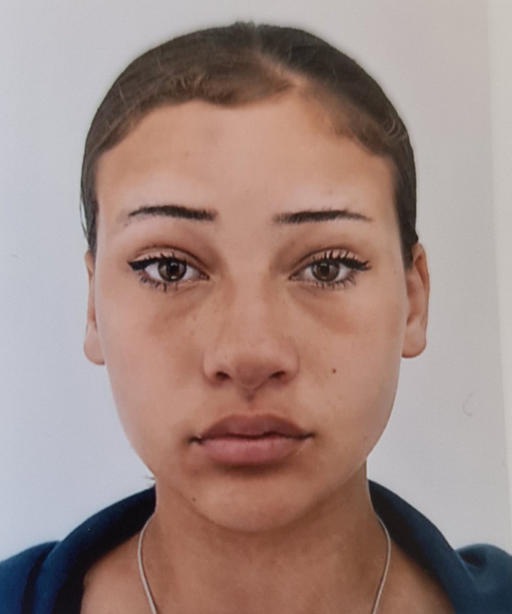 Gardaí are seeking the public's assistance in tracing there whereabouts of 14-year-old Ellen O'Connor who was last seen in Firhouse, Dublin 24 this morning.