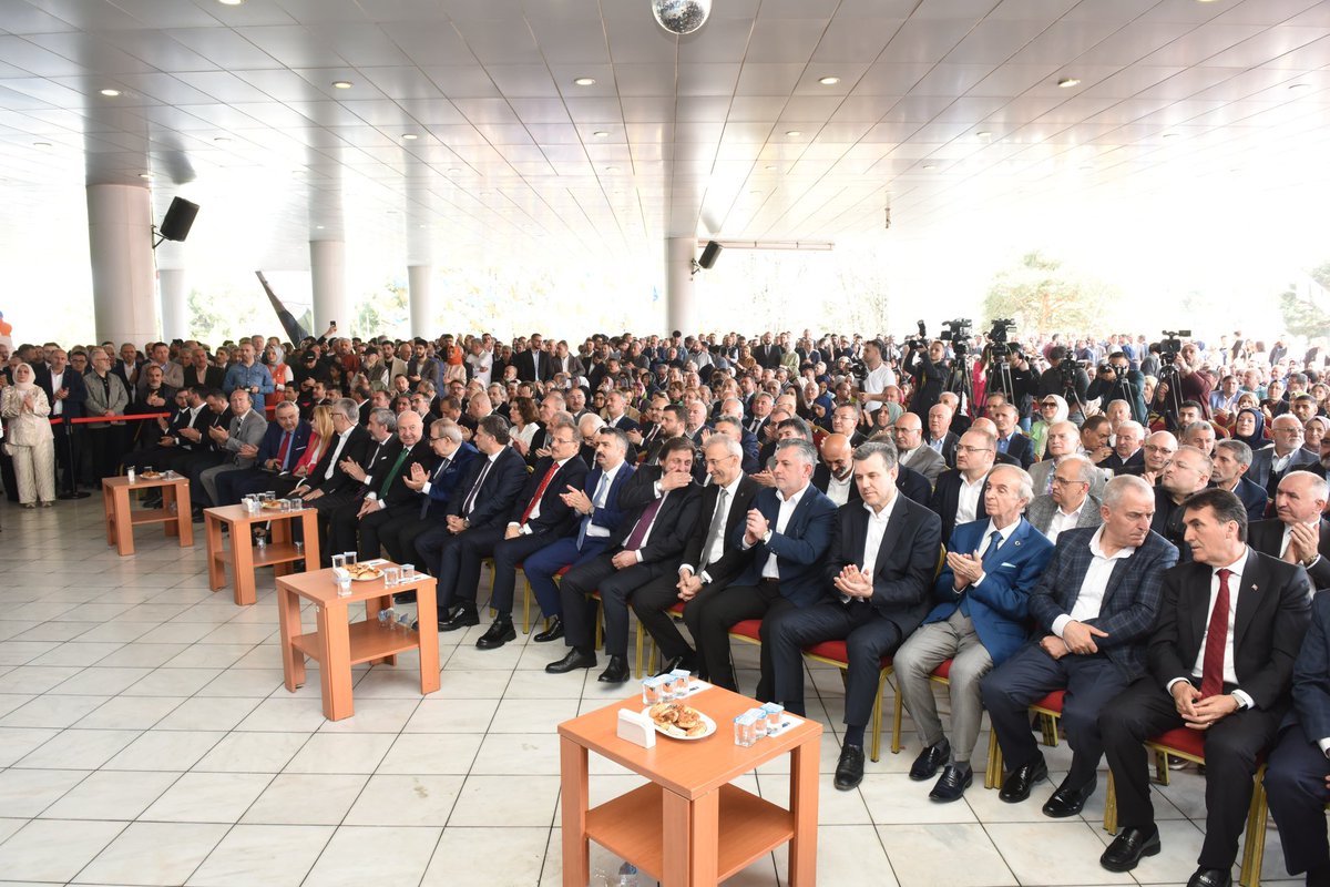 AK Parti Bursa İl Başkanlığı'mızın bayramlaşma programına iştirak ederek dava arkadaşlarımızla bayramlaştık.