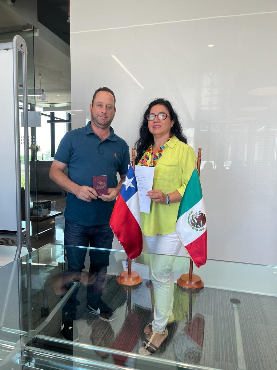 #ChileSomosTodos | Consulado General de Chile en #Mexico 🇲🇽 realiza atenciones a la comunidad de compatriotas residentes en Yucatán.