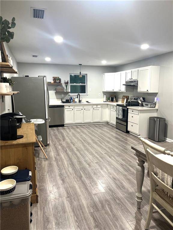MorgRealRealtor's tweet photo. 5648 Merwood CT, Mobile, AL 36619 just hit the market!
Take a look at this awesome space: https://t.co/7YmJ5ZfPGN https://t.co/U7HDnWItG3