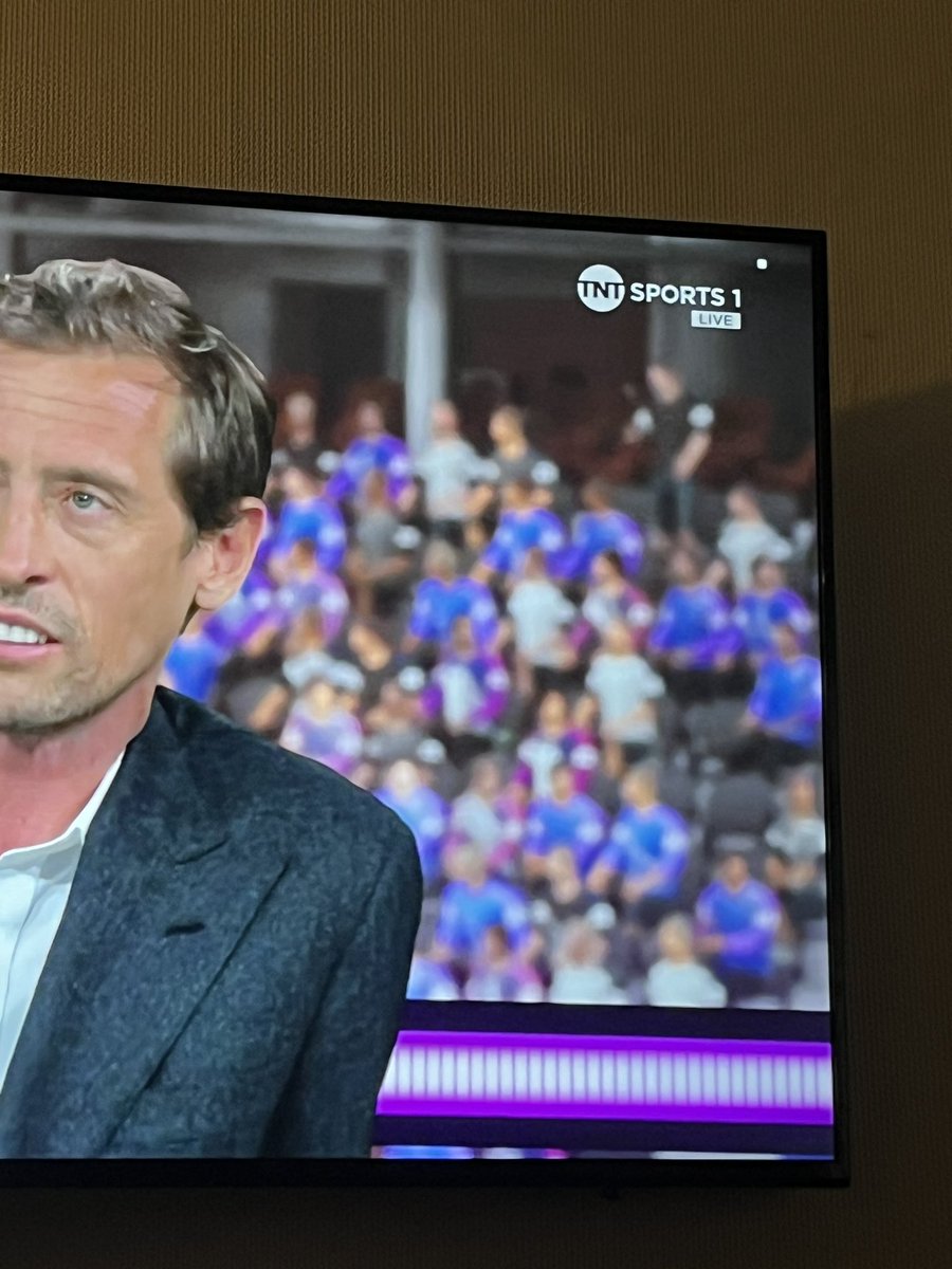 Do TNT Sports (BT Sport) use FM crowds for their backgrounds in the studio ?!