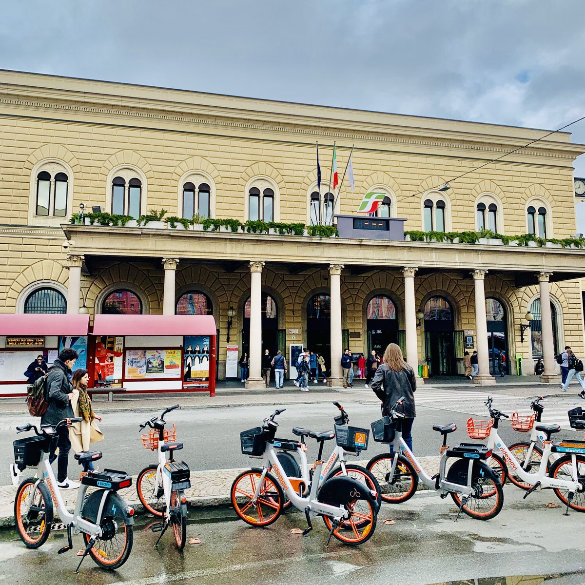 Well, my friends, it’s time to say ‘Ciao Bologna’ & here is the Centrale train station to prove it. #BCBF24 continues tomorrow, but I’ll be back home in my writer’s cave doing writerly things. Or maybe just catching up on sleep. 😴