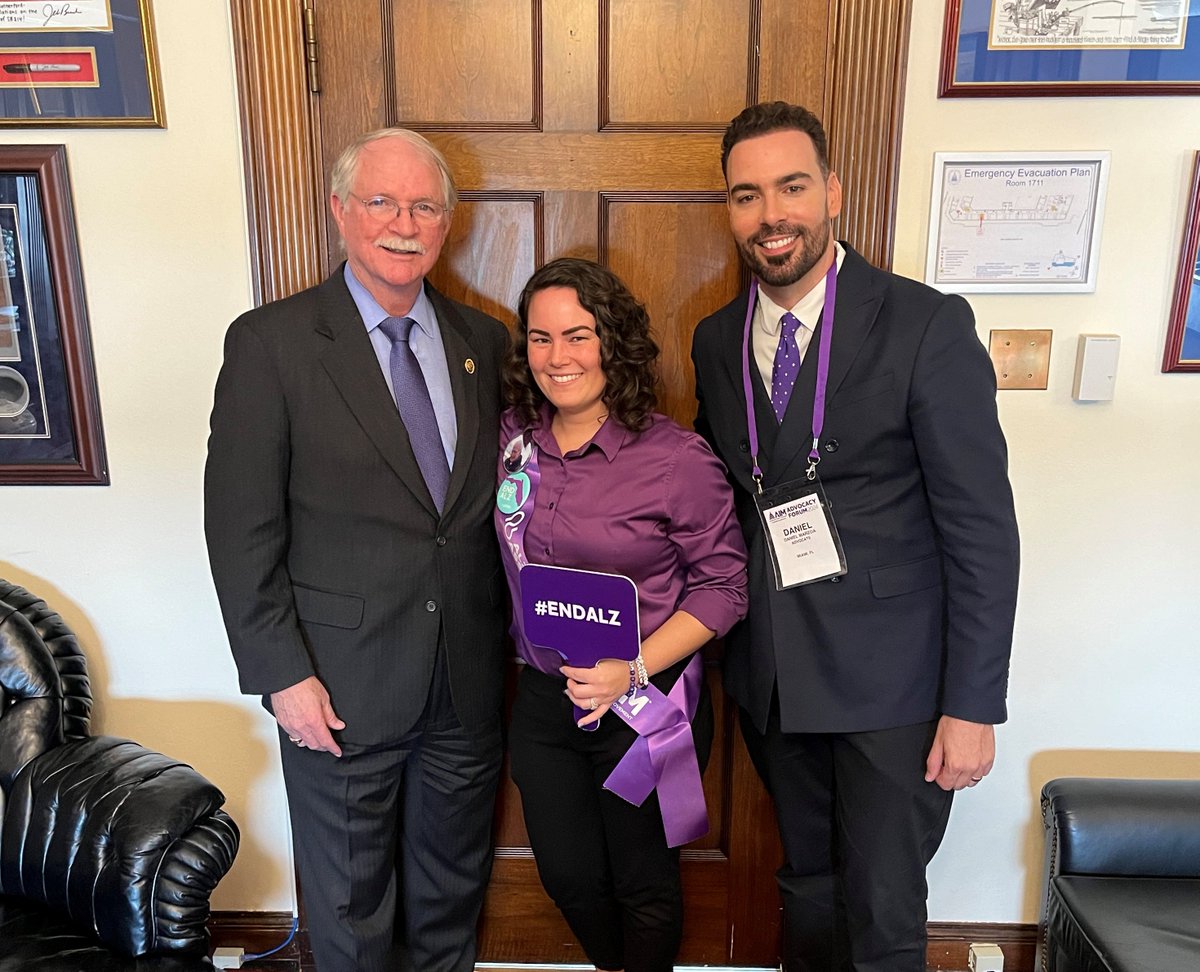 I always appreciate meeting with Florida members of the @alzassociation to discuss ways we can keep up the fight against Alzheimer’s. I am proud to support H.R. 620 and H.R. 619 that continue strong investments in Alzheimer’s research and support programs. #ENDALZ