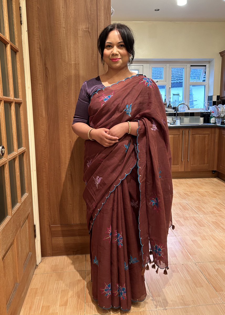 Wearing my Eid outfit. A beautiful (& comfortable!) Tangail cotton sari from @BracAarong which I bought in Bangladesh. Blouse made by my mum:) #Eidmubarak2024