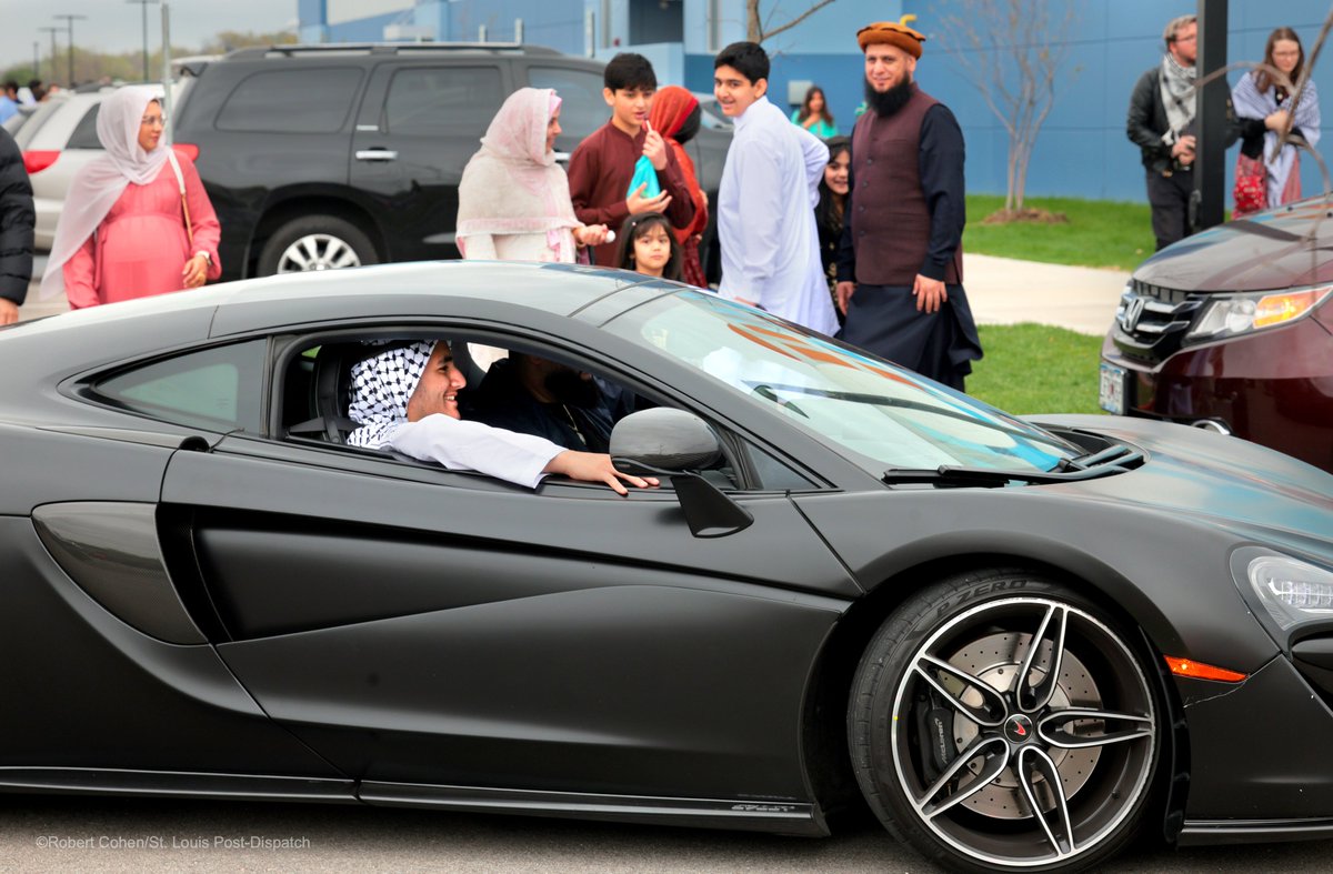 Photos: Area Muslims fill Chesterfield Sports Complex to end Ramadan stltoday.com/life-entertain…