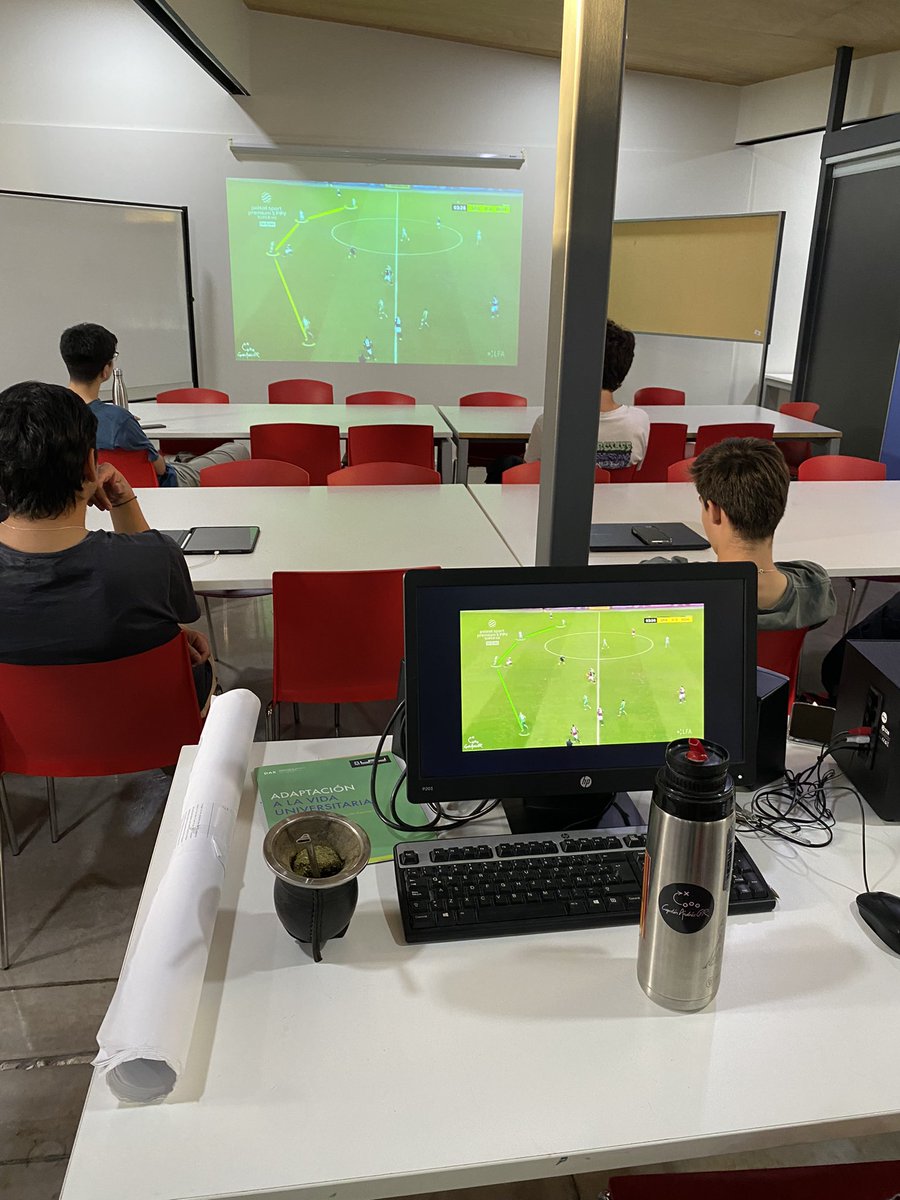 ©️ Con los crack’s en el taller de análisis de fútbol de la Universidad Adolfo Ibáñez <a href="/UAI_CL/">UAI</a> <a href="/UAI_VINA/">UAI - Viña del Mar</a> 

Sesión 2 ✅ 

#universidadadolfoibañez #uai #futbol  #analisisdefutbol #scouting #footballscout #footballscouting #football #futebol #calcio #ucl #fútbol  #capitanandresgr