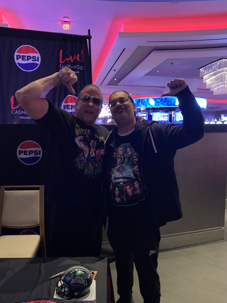 So cool to meet @TherealRVD during the weekend a really nice guy