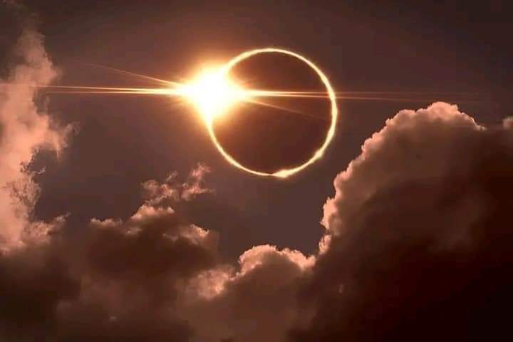 nnunezortiz's tweet image. La vida es un chiste. 
De verdad. 
Mejor no tomarse nada en serio. 
#FelizMiercolesATodos 
#EclipseSolar2024
