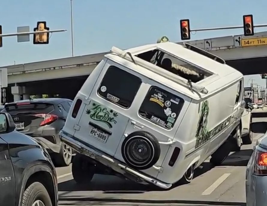 Just spotted @lizzo ridding on I4 #CTESPN