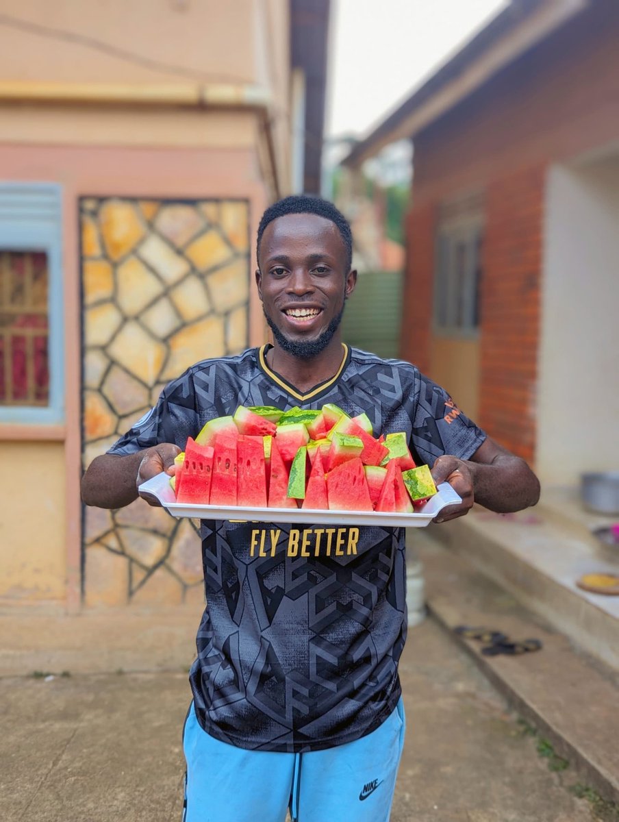 FICMaN_Say_so's tweet image. Spent Eid day surrounded by friends, laughter, and of course, delicious treats like this juicy watermelon tray🍉✨ #EidMubarak #FriendsTime #mubstv