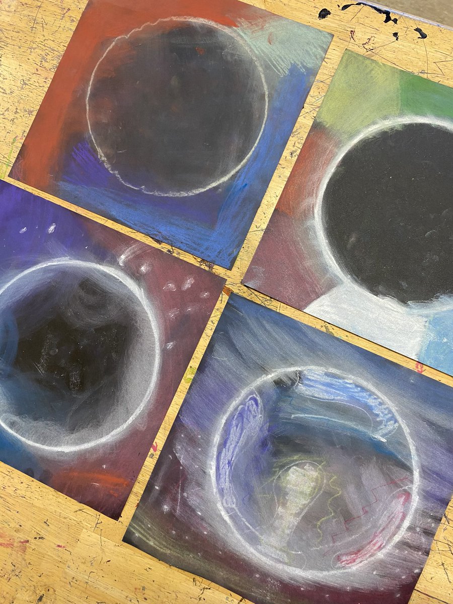 The Rochester clouds may have obscured our eclipse view but the eclipse is perfectly in focus in @ms_pakusch Art room as students created eclipse inspired pastel pieces! @RCSDsch5 @RCSDNYS @drpeluso @white_lajuan