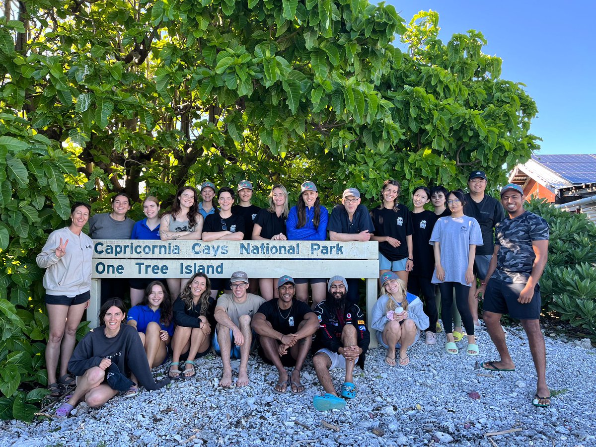 And that's a wrap! The MARS5007 field trip to the #GreatBarrierReef 's @OneTreeIslandRS led by Jody Webster has finished on a high, and descibed as magical. Well done team!