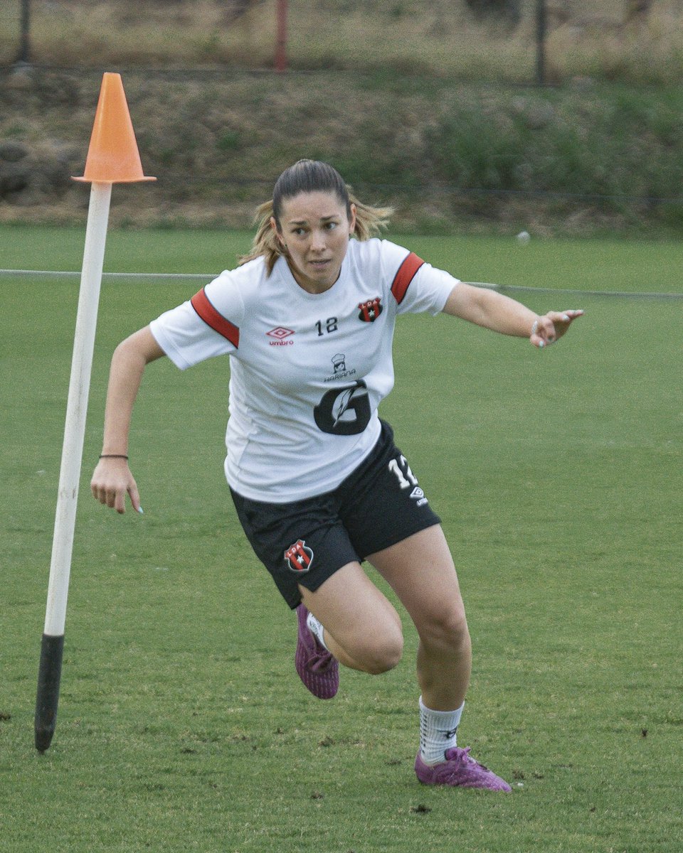 ¡Se viene el Clásico FF! ❤️‍🔥🖤 #VamosLEONAS