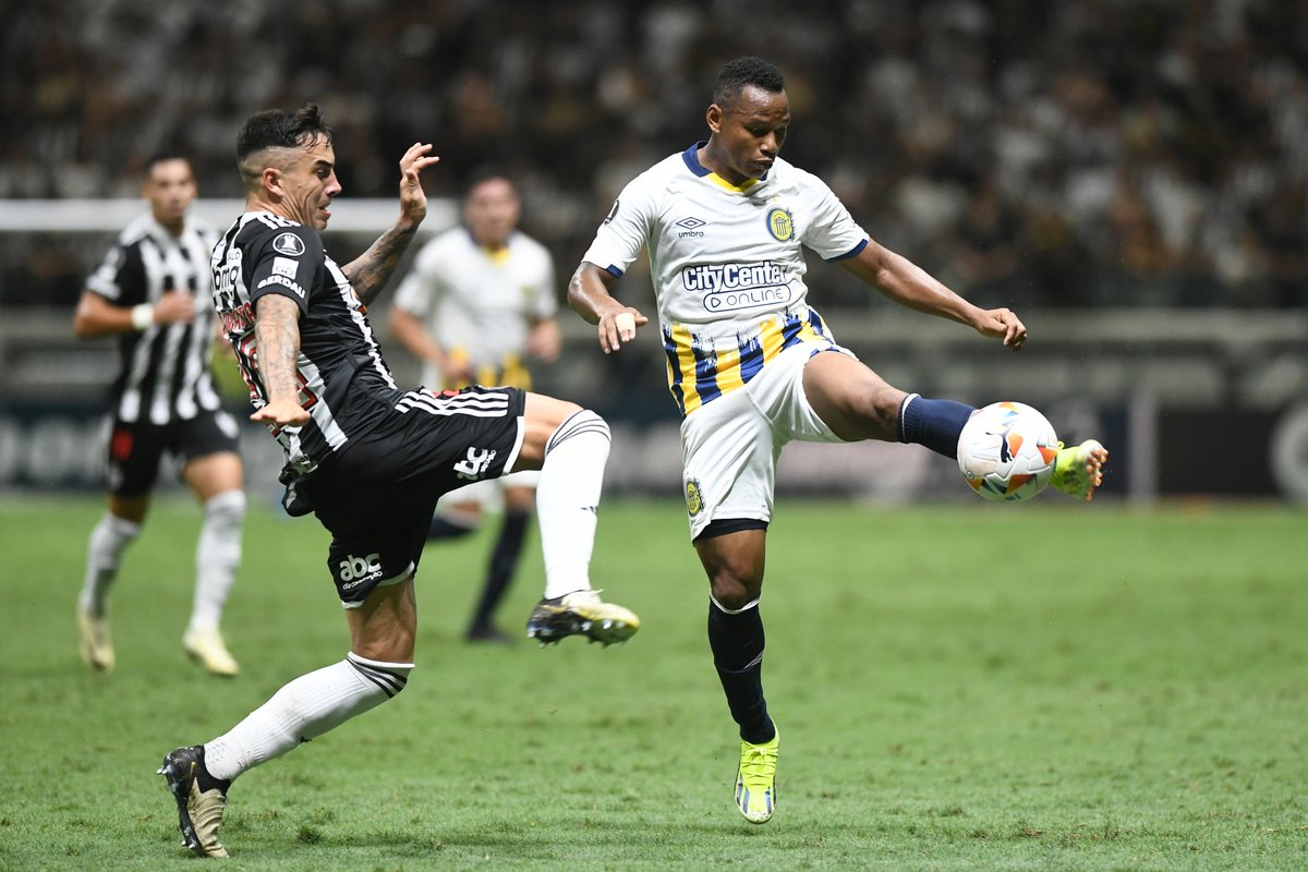#Libertadores🏆| ⏱️ 45'ST El juez adicionó 4' Atlético Mineiro 2-1 #RosarioCentral