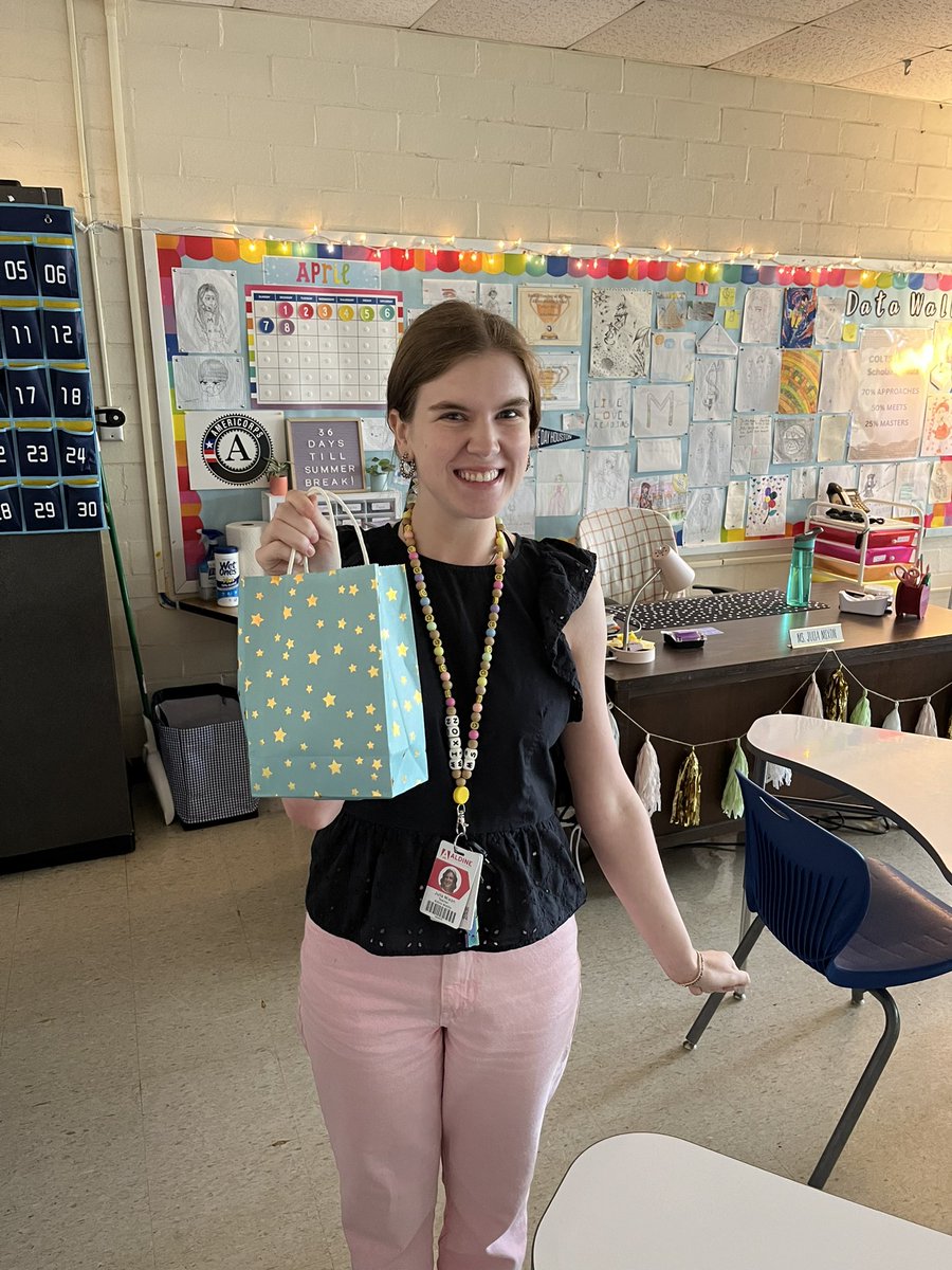 AJLewis_AISD's tweet photo. Lights, Camera, Action You’re an ELA STAAR Teacher. A few snacks to keep the STAAR Power fueled💡🎥🎬🌟#AMSPossible #teamONESECONDtonone @Kmarieteach @SPeralta_AMS @DrCrystalWatson https://t.co/9N1mCYiAye