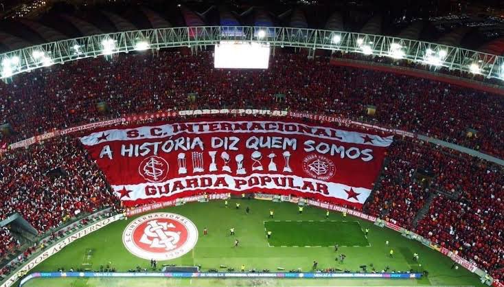 ZonaFutebol's tweet photo. Guarda Popular está protestando no Beira-Rio. Não vai cantar durante todo o primeiro tempo.

🗞️ @lucas_fontes https://t.co/UHtRDZ6H8S