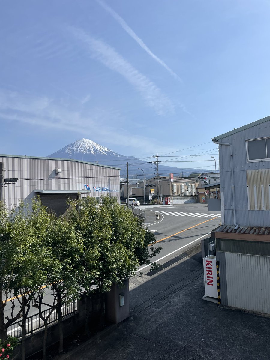 mtfujibrewing's tweet photo. おはようございます🍻
現在の富士宮は晴れ☀️
#企業公式が毎朝地元の天気を言い合う

明後日は静岡クラフトビアジャンボリーin三島（楽寿園）
たくさんの美味しいビールが待っている♪
ご来場お待ちしております！
乾杯しましょう🍻

本日も皆様にとって良い1日となりますように！
担当S https://t.co/PRjOjIRAGy