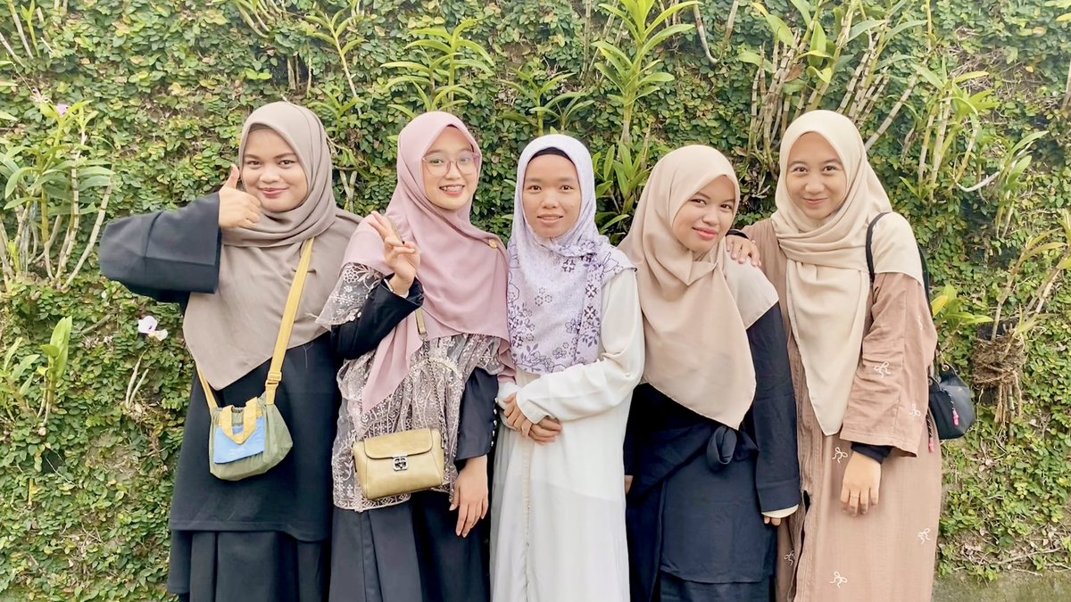 Melatibikrun's tweet photo. —remake foto header 2018 > 2024. https://t.co/NWRG573Q7i
