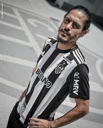 mauserranojr's tweet image. A limitação técnica do #Lemos é excessiva…putz!

Abusou de bolas longas
É lento
Não tem explosão 
Saída de bola bem comum 

@Atletico precisa sim ir ao mercado em busca de um zagueiro….talvez 2!

Não sinto confiança nenhuma nele!